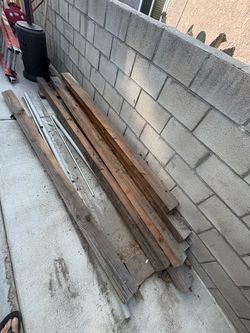 Wood post