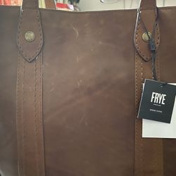 FRAYE Leather   Purse