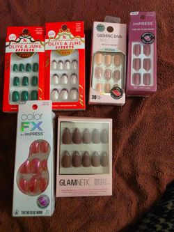 Fake nails. 6 boxes