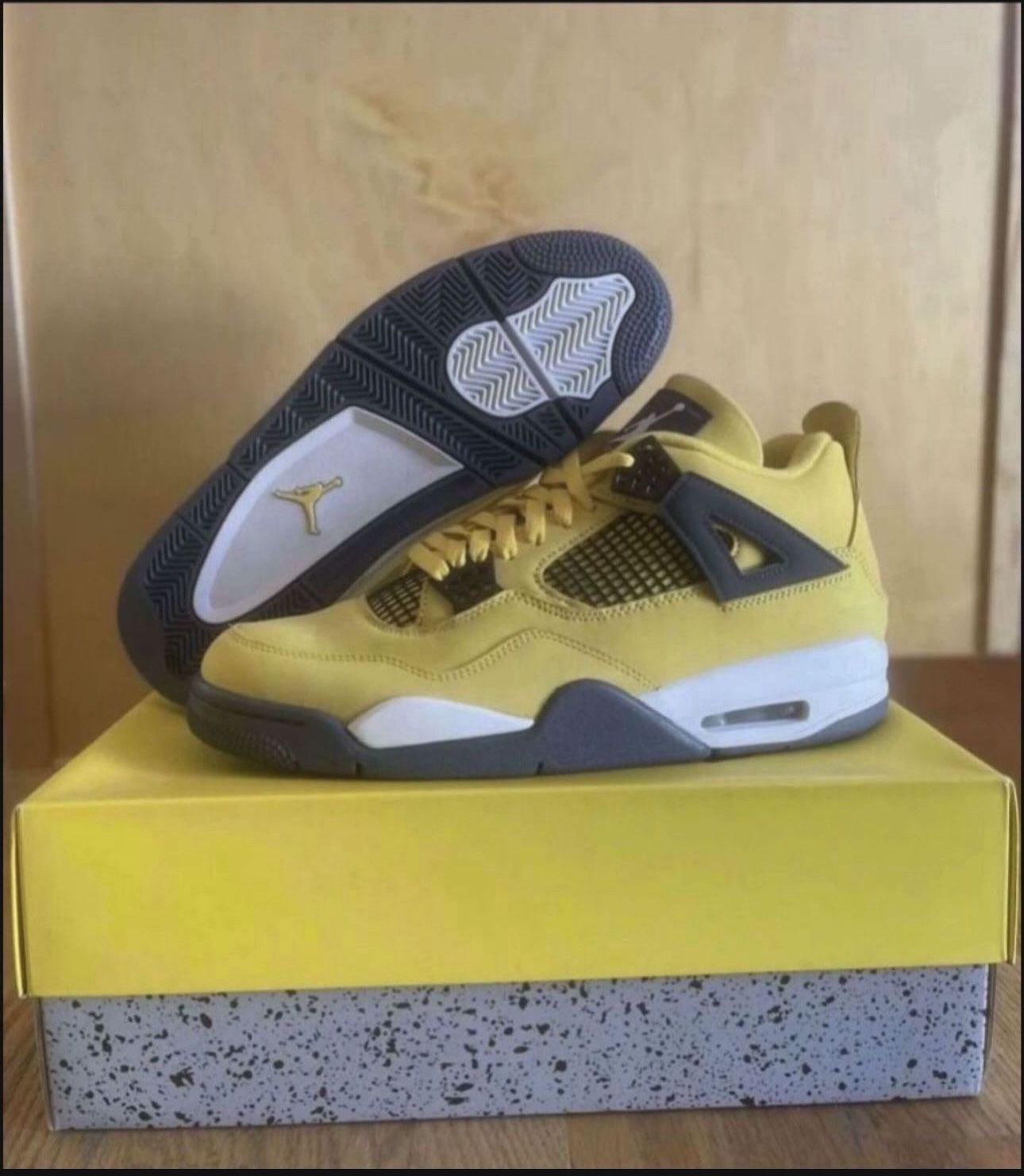 Nike Air Jordan 4 Retro Lightning Tour Yellow Size 11 Brand New