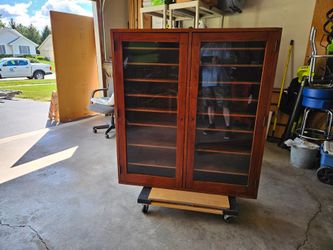 Colloctors cabinet "make an offer"