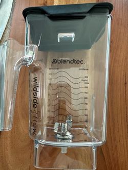 Blendtec Wildside Flow blender jar