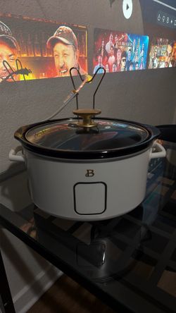 Slow cooker