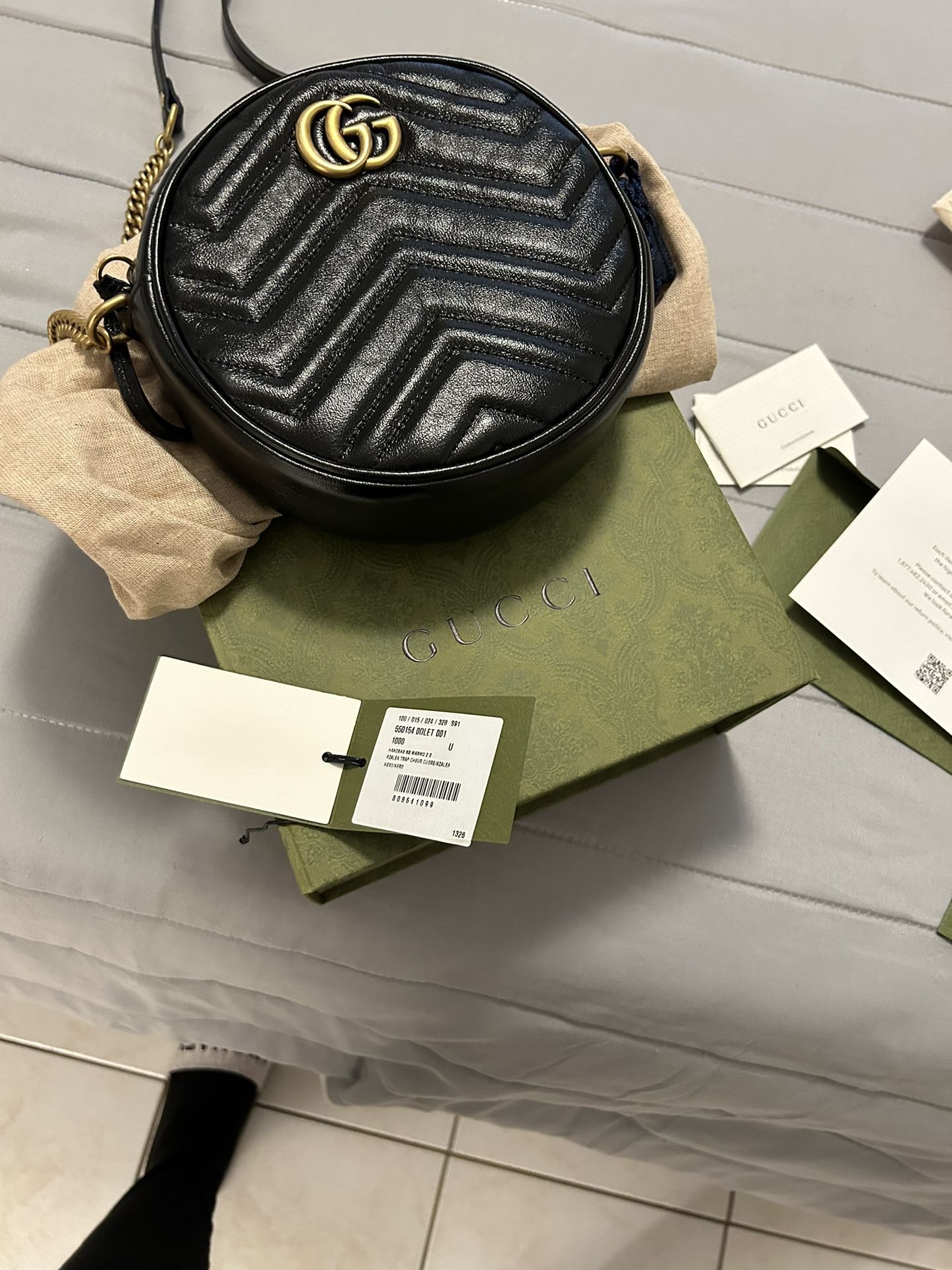 AUTHENTIC LIKE NEW GUCCI ROUND BAG