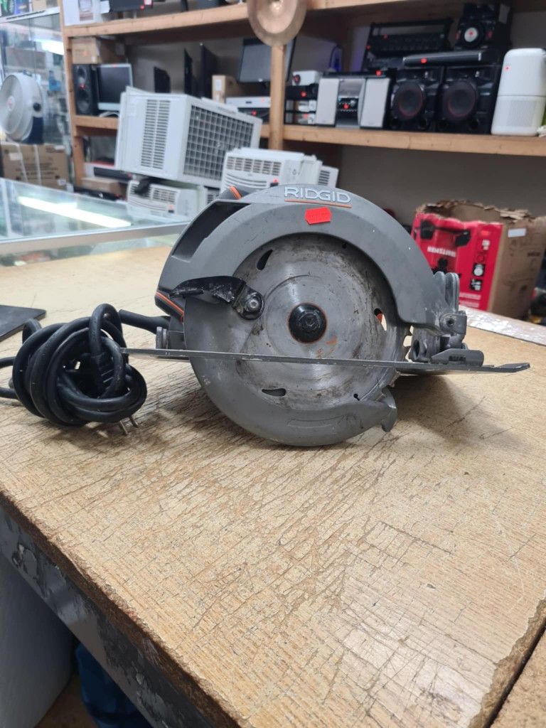 RIDGID 15 Amp 7-1/4 in. Circular Saw (Model: R3205VN)