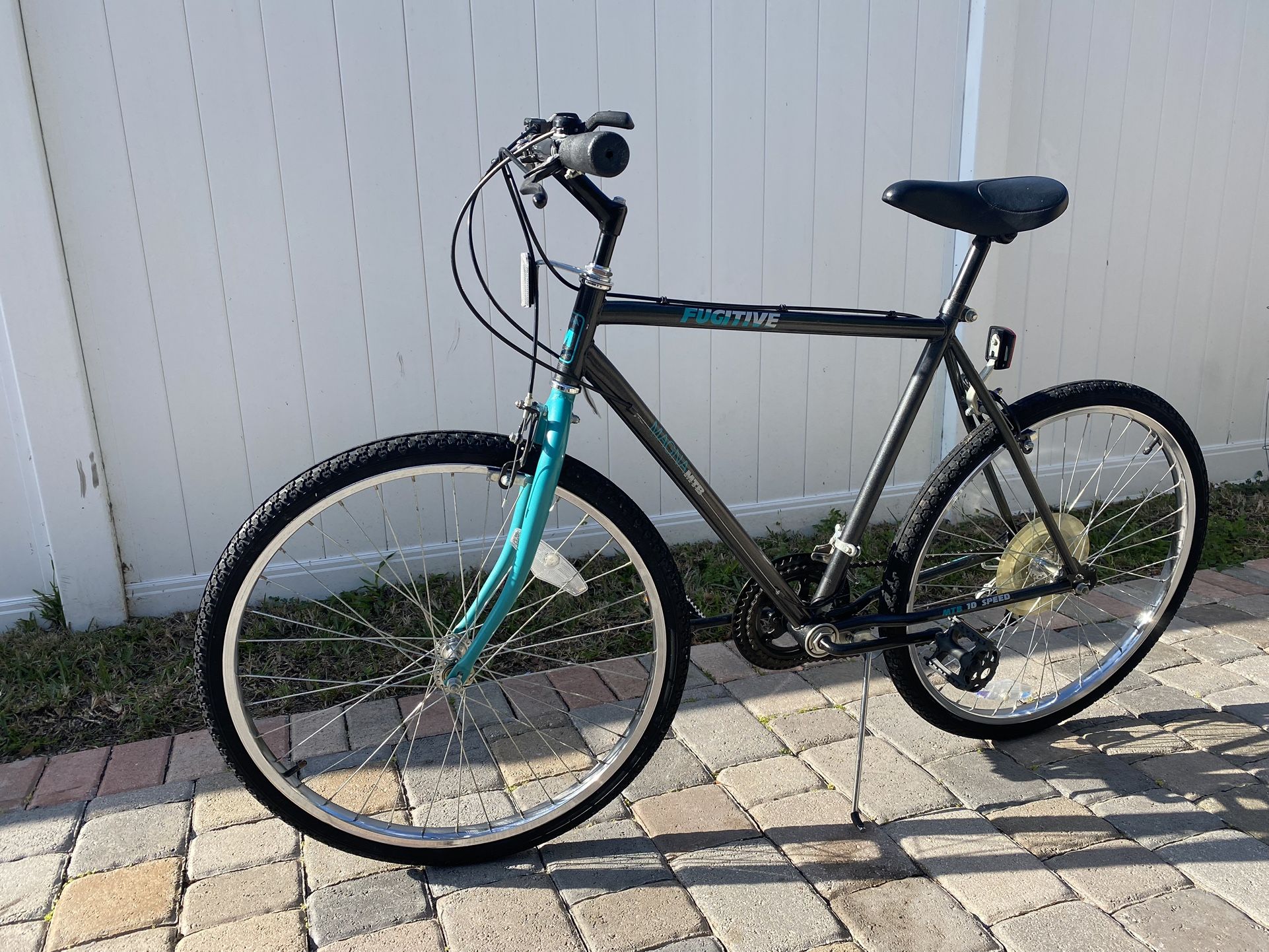 Bicycle, Bike, Magna MTB Fugitive 10 Speeds, 26” Wheel 