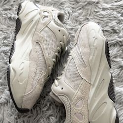 Size 7 Men’s Adidas Yeezy Boost 700 Salt EG7487.  
