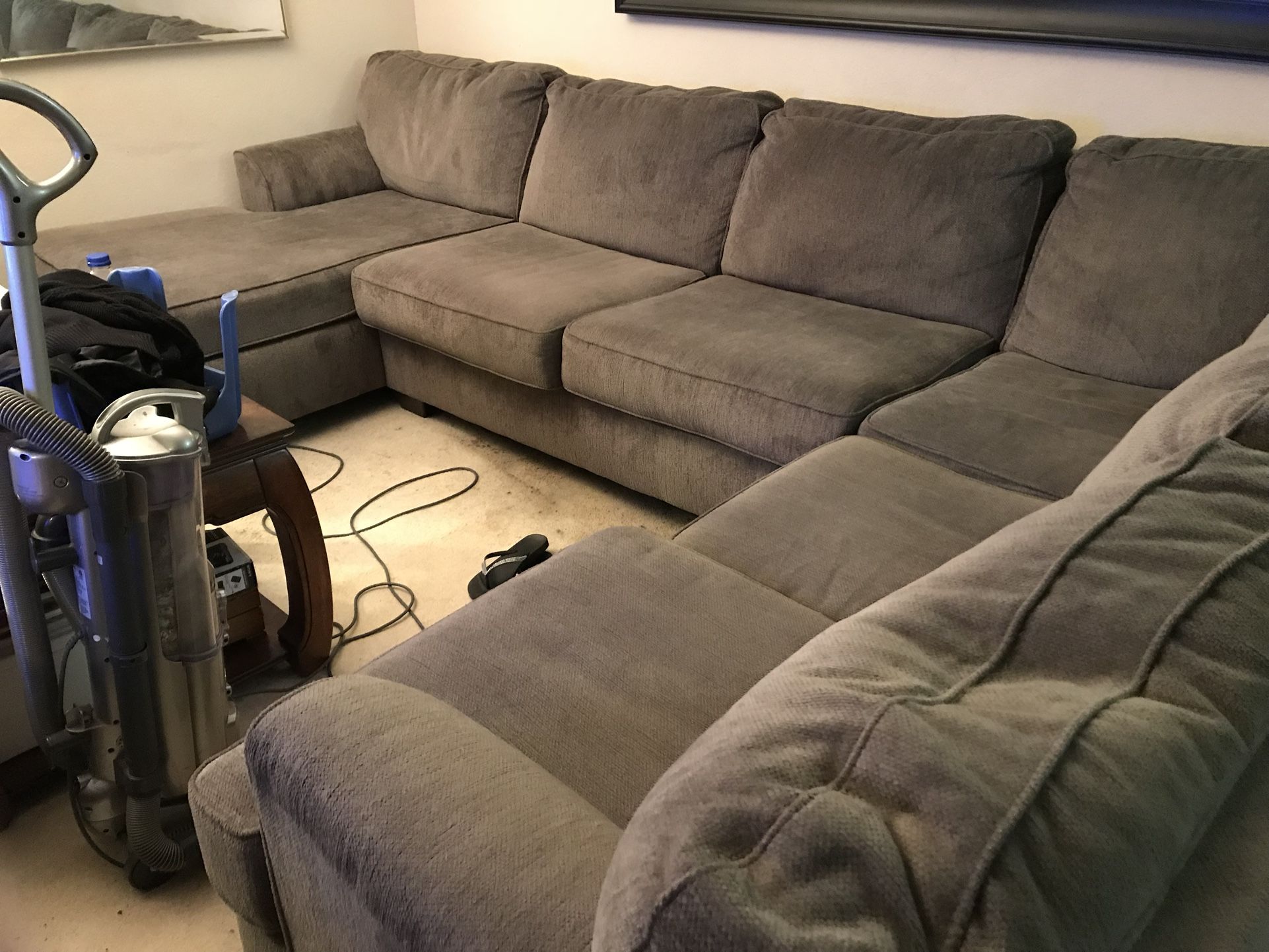 3 PIECE GRAY SECTIONAL COUCH *MUST GO ASAP*