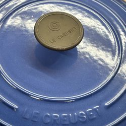 Le Creuset #30 3.5L (3.75 Qt) Enameled Cast Iron Dutch Oven Blue