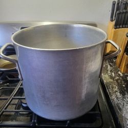 Aluminum stock pot