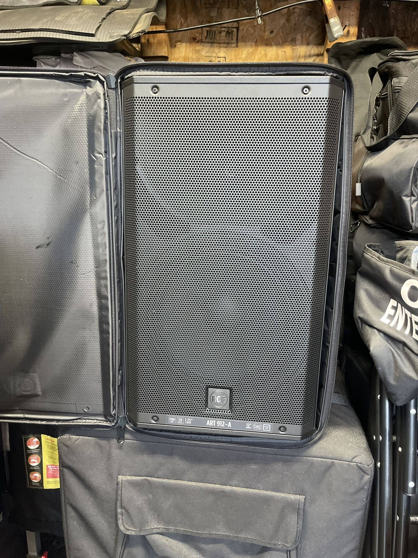 RCF ART 912A. A Pair Two Speakers