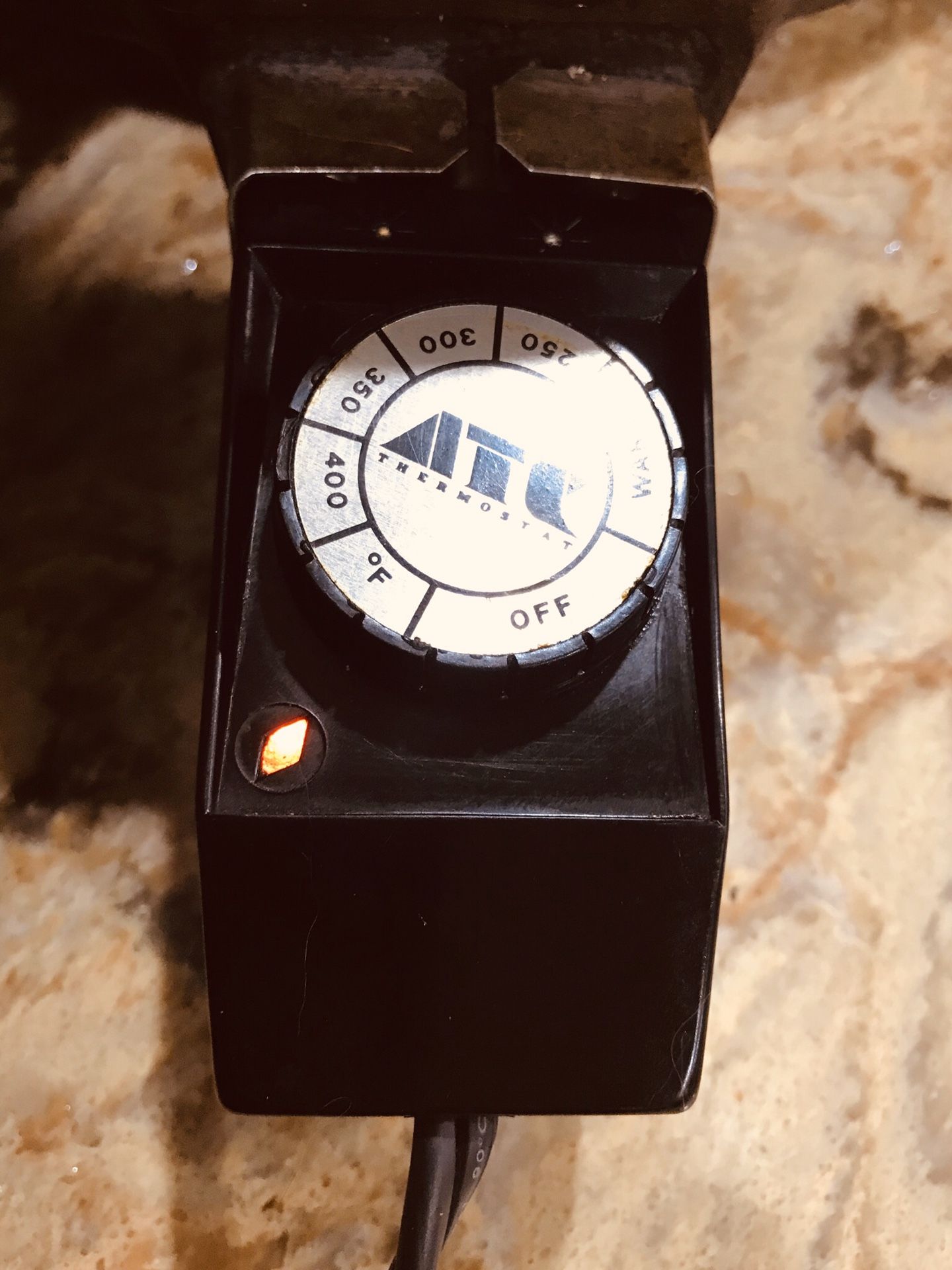 Vintage 1950's Electric Cast Iron Skillet with self basting lid! (Model