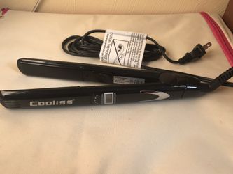 Ceramic hair flat iron with temperature control and digital display