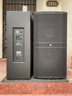 Mackie Speakers