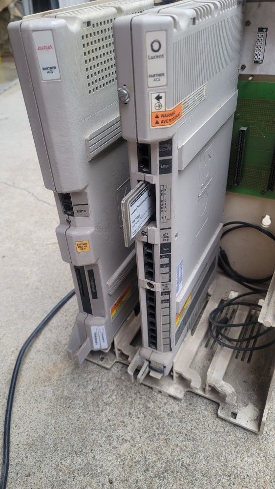 Lucent Partner ACS (R3.0) AND Avaya Partner ACS (RS232)