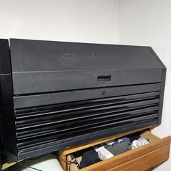 Husky Toolbox, Table Top, Keys Included 