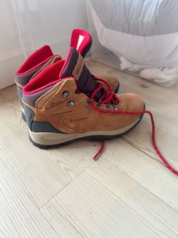 Columbia boots size 8