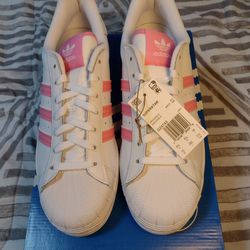 beddengoed Kwestie Kabelbaan Adidas Superstar, Unisex Size (10 for Men) Or (11.5 For Woman) for Sale in  The Bronx, NY - OfferUp