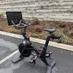 Peloton Stationary Exercise Bike. Shoes size 40 (8)