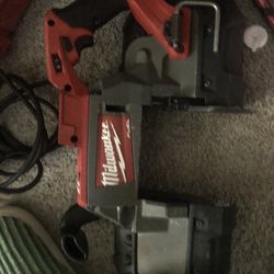 Milwaukee Bandsaw Cordless $200