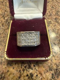 Men’s diamond cluster ring
