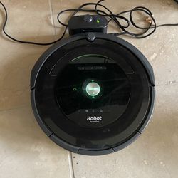 iRobot Roomba 680 Vacuum Cleaner 