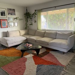 SECTIONAL COUCH 