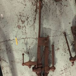 4inch, 41/2inch, 5inch and 8 inch blacksmiths post vise for sale