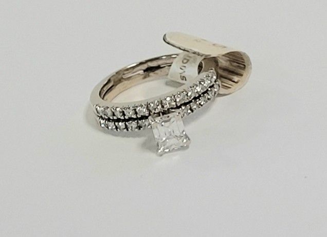 Diamond 14KWG Ring Size 5.5
