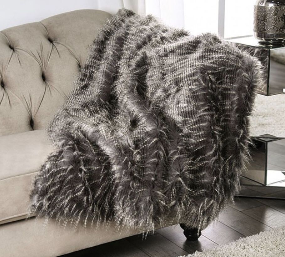 Accent throw blanket - fake animal fur