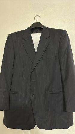 Dario Di Napoli 100% Wool and Cashmere 2 Pieces Suit, Striped Black Color, Size 44R. There are very small holes near the right pocket of the pants, (s