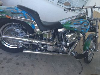 Hermosa Moto Harley Davison