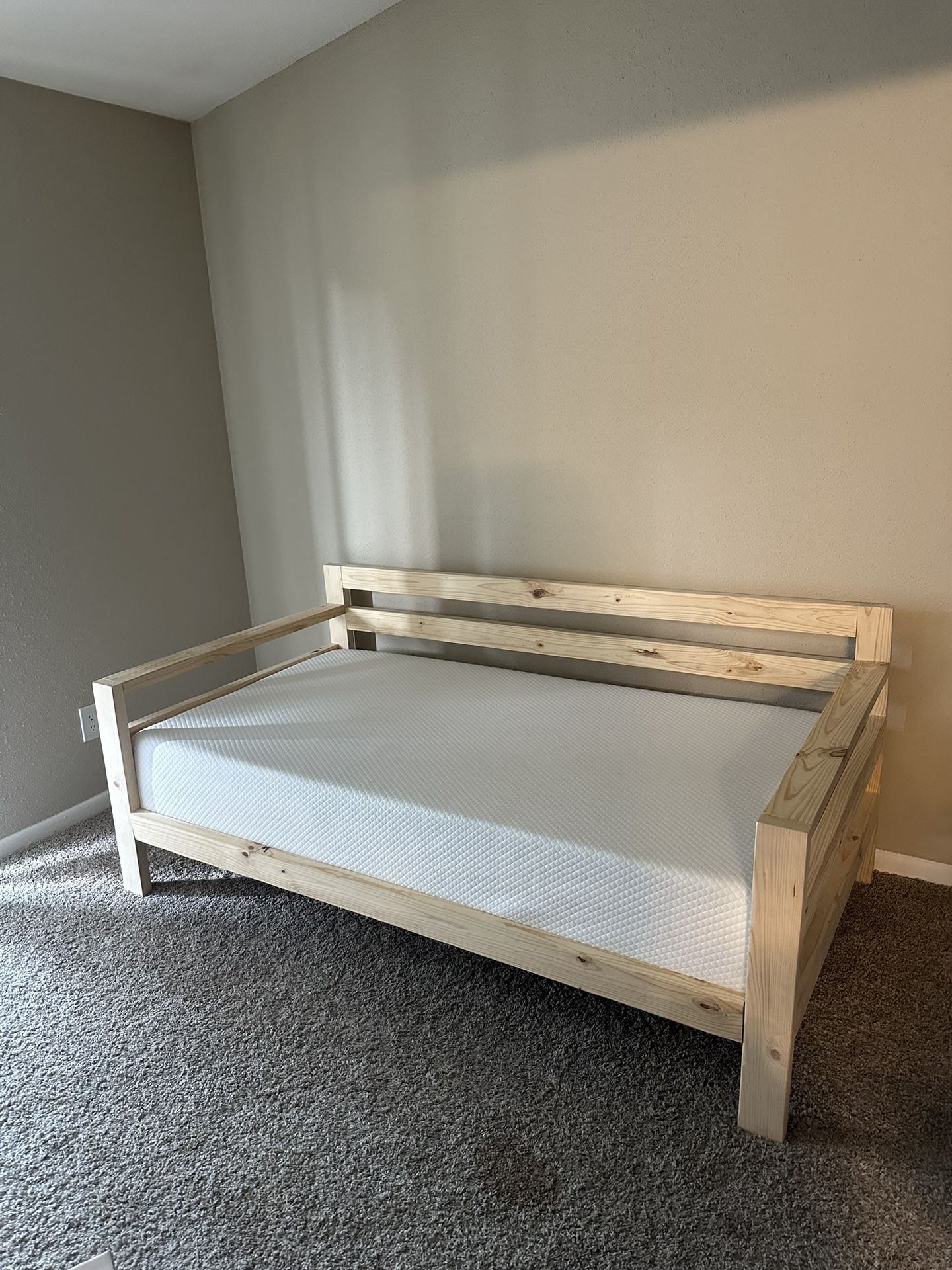 Handmade Twin Daybed Solid Wood for Sale in Houston, TX OfferUp