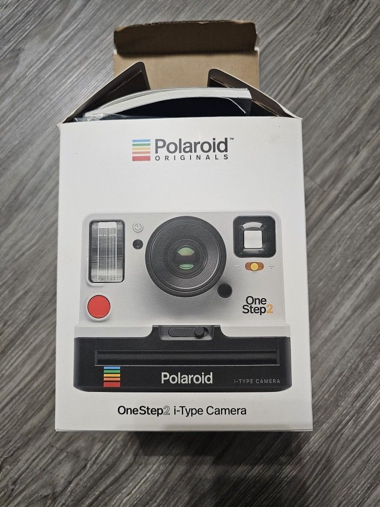 polaroid one step 2 camera