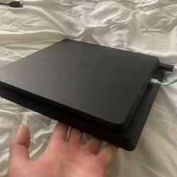 PS4 slim 