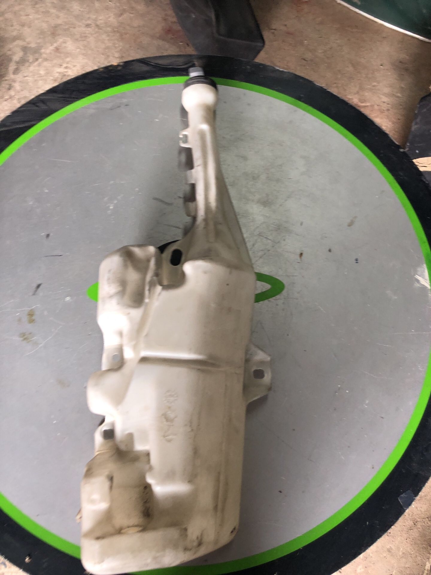 2013 CHEVY CAMARO WINDSHIELD WASHER TANK RESERVOIR