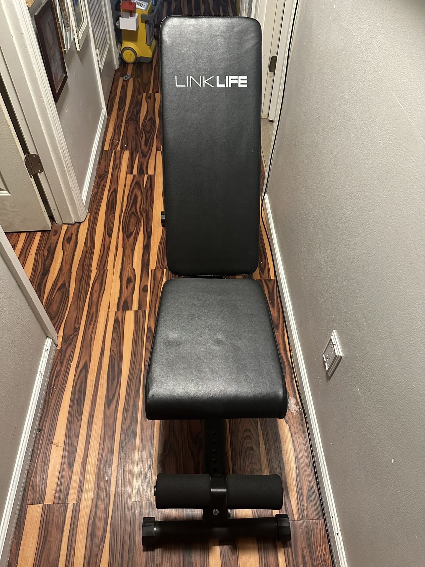 Weight Bench 