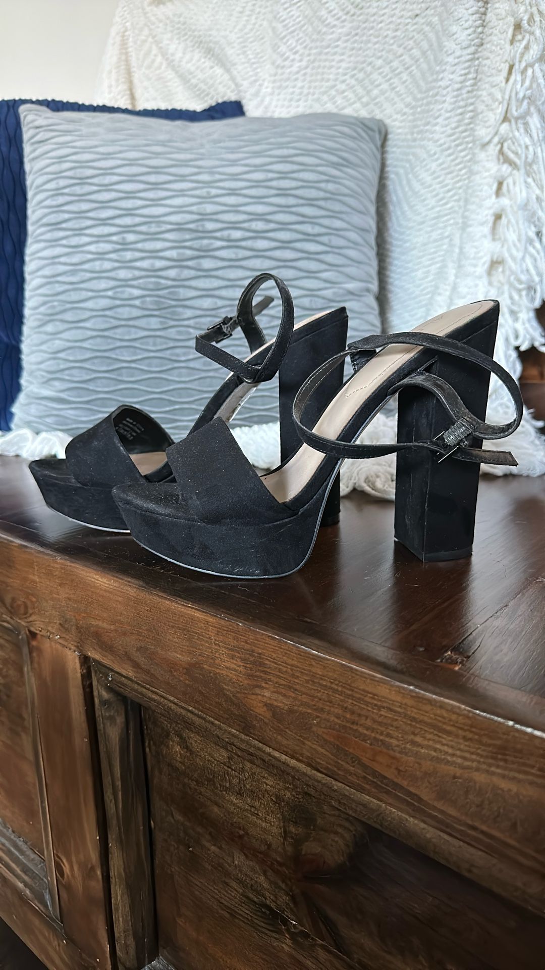 β¨ ALDO Platform Heels β Size 7.5 β¨ Super cute + super tall = the perfect going-out heel π€