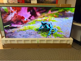 75 LG TV smart 4K HDTV small scratch inside screen $55 down on Financing