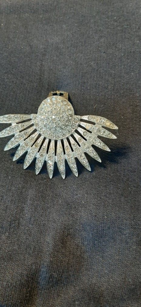 Vintage fan shaped scarf/fur clip brooch- Coro