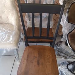 Sillas Nuevas $100 El Par 