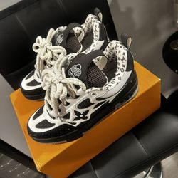 Lv skates black n gray