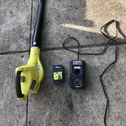 Ryobi Blower/ Battery/ Large Charger 