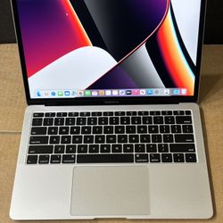 MacBook Air  13 2019  i5 8gb ram 128 Gb Ssd silver  
