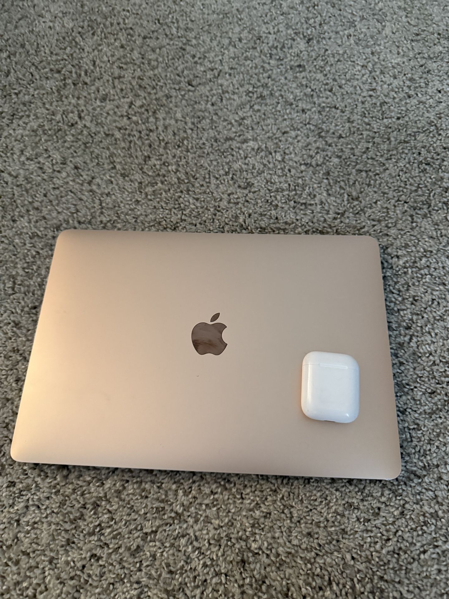 MacBook Air With Airpods