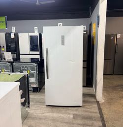 Frigidaire - 20 Cu Ft Upright Freezer 🥶
