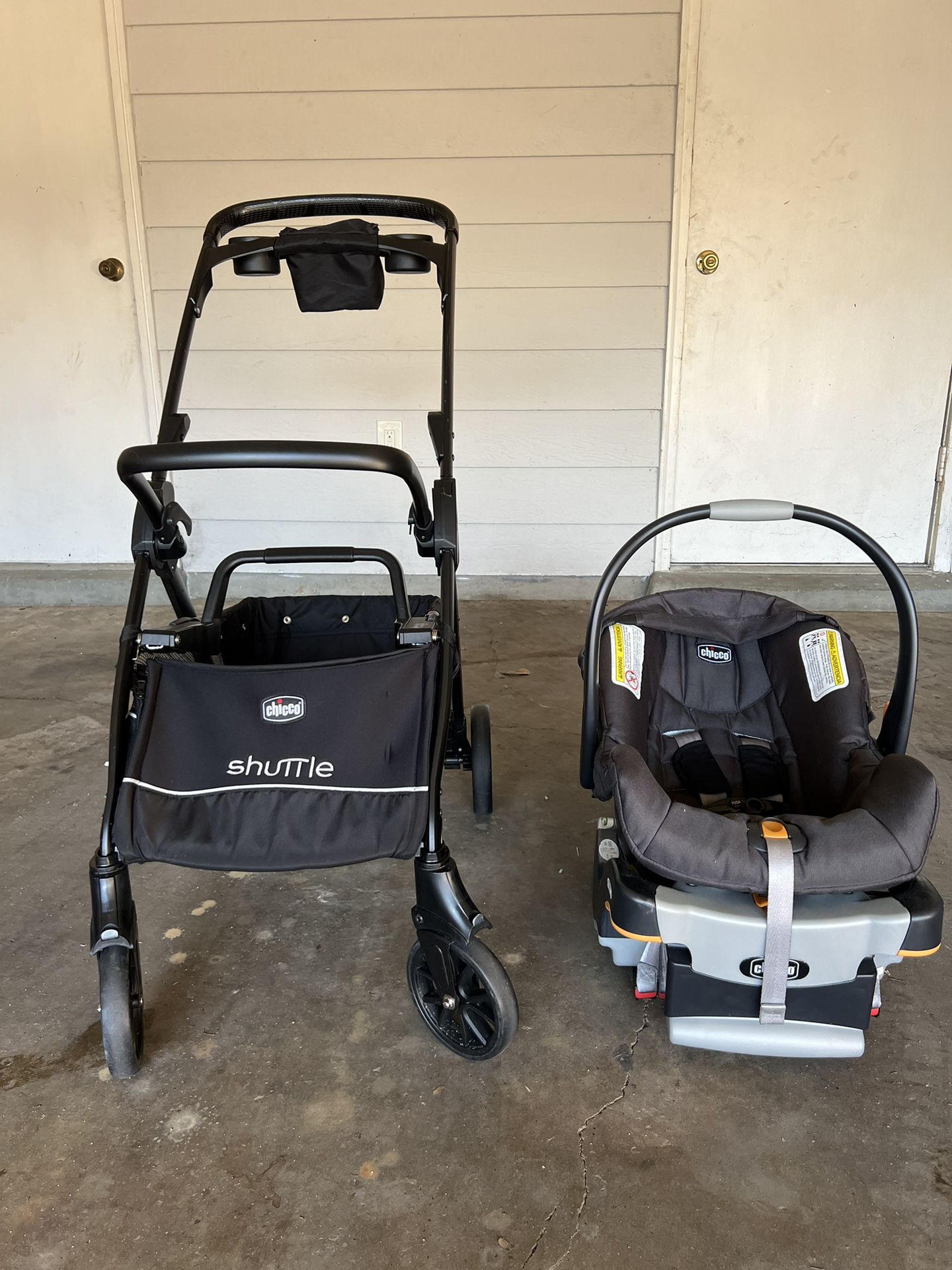 Chicco Infant Car Seat & Frame Stroller