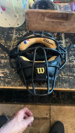 Wilson WTA3007 Catchers Mask Or For Umpires 