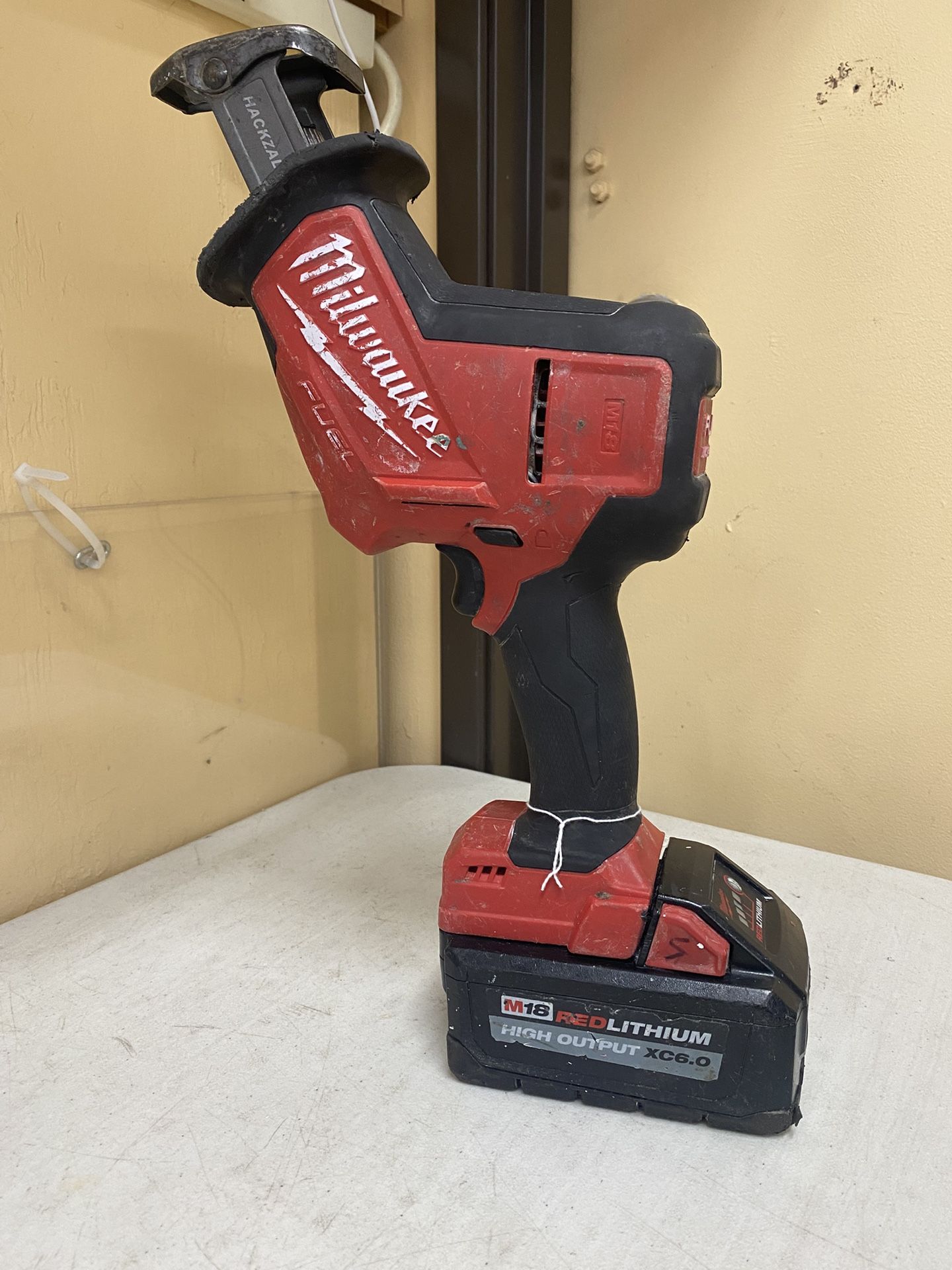 Milwaukee 18V Fuel Hacksaw with 6.0 Battery