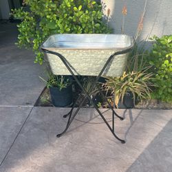 Indoor/outdoor Plant Holder